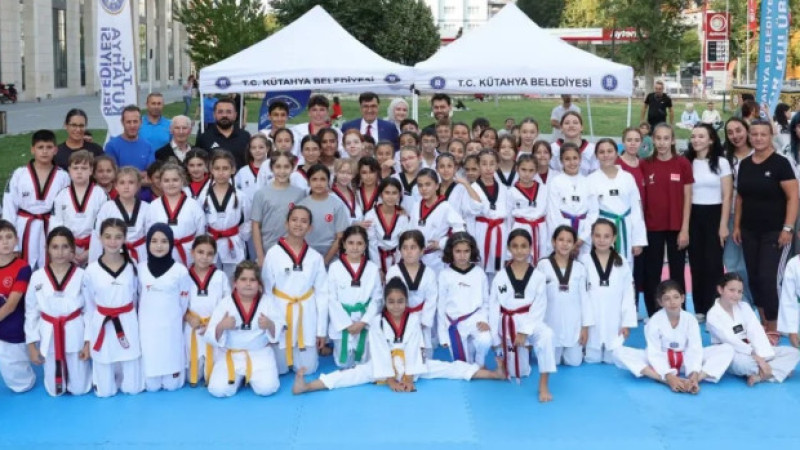 Tekvandocular Kütahya’da dostluk için mücadele etti