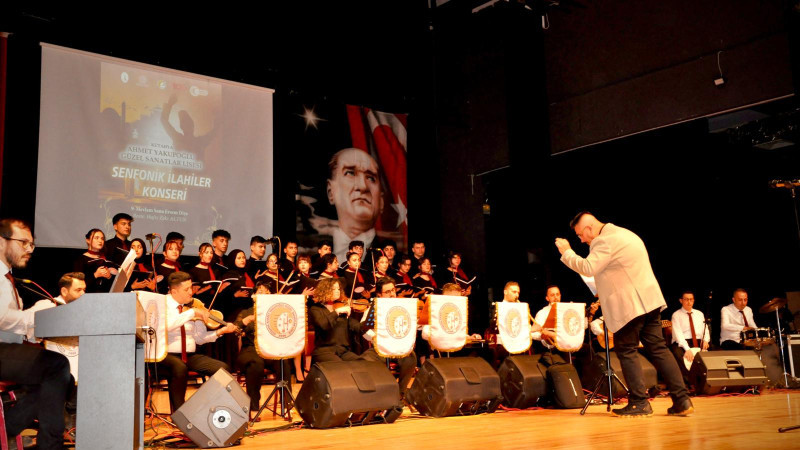 Ahmet Yakupoğlu Güzel Sanatlar Lisesinden Senfonik İlahiler Konseri 