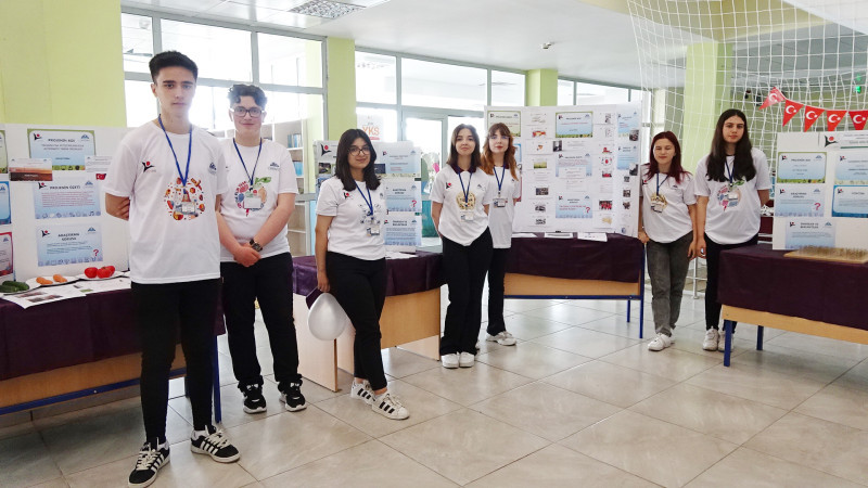 Tavşanlı Arslanbey Mesleki ve Teknik Anadolu lisesi bilim fuarı açıldı