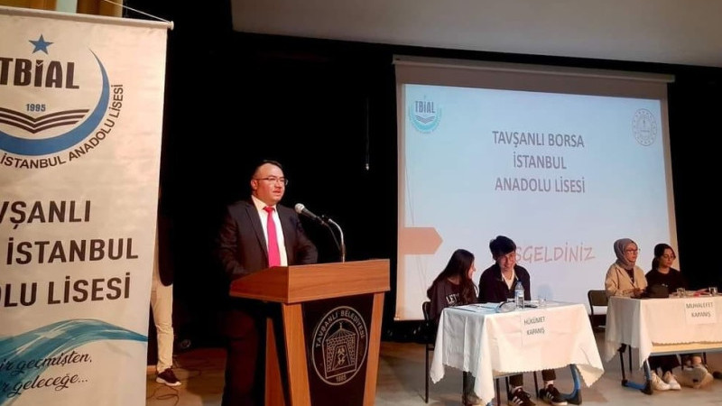 Tavşanlı Borsa İstanbul Anadolu Lisesi'nde Gerçekleştirilen Parlementer Münazara Turnuvası