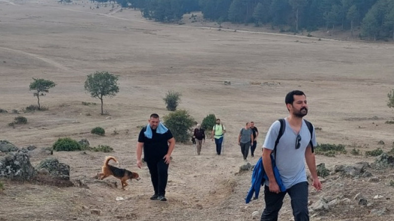  Tavşanlı Ayvalı Köyü’nde Doğa Yürüyüşüyle Stres Attılar