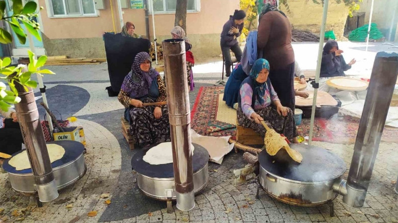 Hisarcık Şehitler mahallesinde gözleme hayrı 