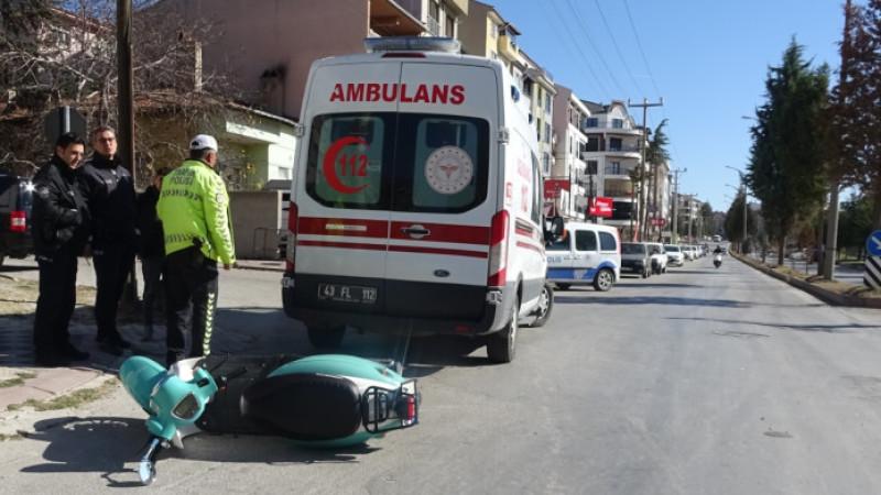 Tavşanlı’da  motosiklet ile otomobil çarpıştı