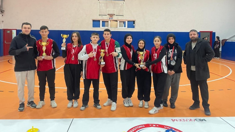 Balıköy Anadolu Lisesi Curling Takımları Büyük Başarıya İmza Attı