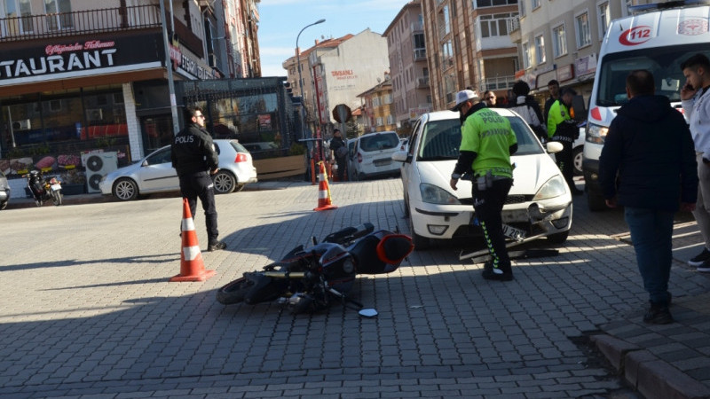 Trafik kazası motosiklet sürücüsü yaralandı 