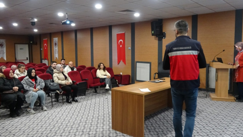 Tavşanlı’da gıda işletmelerinde çalışan personele hijyen eğitimi