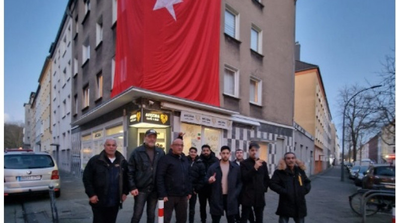 Dortmund'da Bir Düğün Bayrağı Olayı