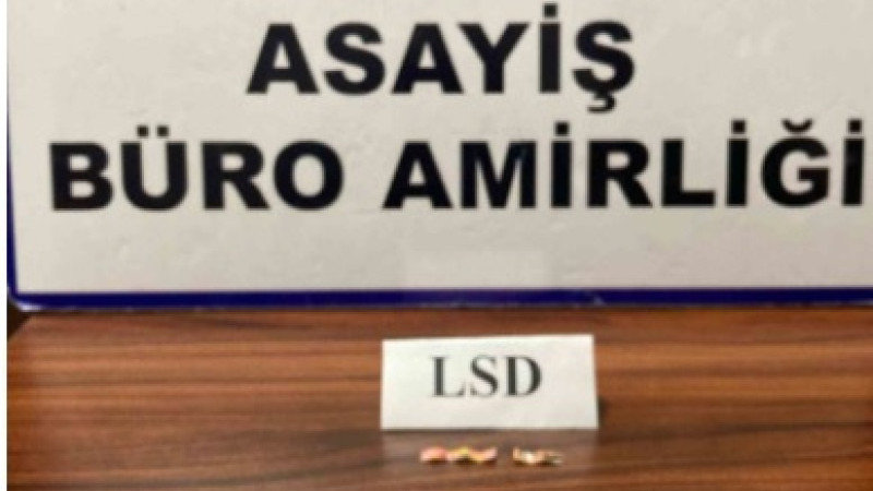 Kütahya’da kitap arasına uyuşturucu koyarak satan şüpheli tutuklandı