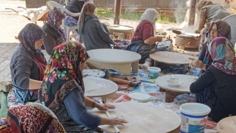 Tavşanlı Değirmisaz'da Yağmur Duası ve Hıdırellez Şenliği Bir Arada Kutlandı