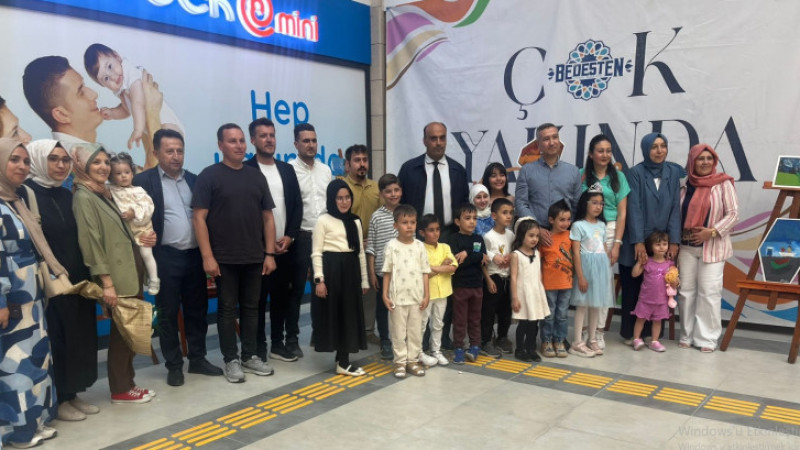 Beyaz Palet ve İnci Sanat Atölyesi'nin ilk sergisi büyük beğeni topladı