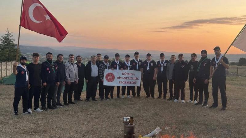 Tavşanlı ve Simav MYO Öğrencileri Domaniç'te İzcilik Kampında Buluştu
