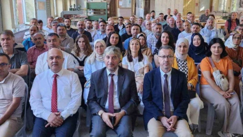Millî Eğitim Bakanı Yusuf Tekin, Kütahyalı öğretmenlerle canlı yayında buluştu