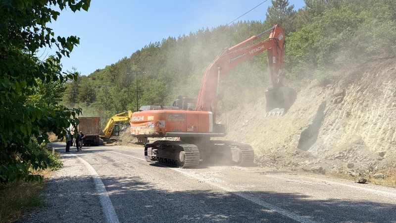 Çavdarhisar yolunda çalışmalar başladı 