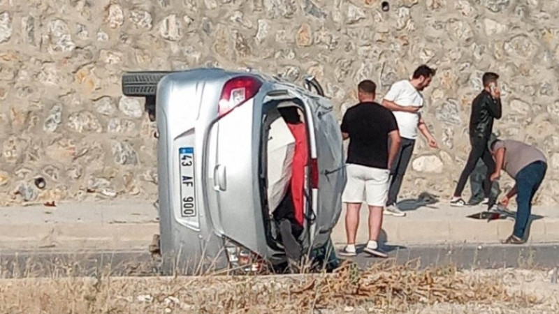 Kütahya’da takla atan aracın sürücüsü yaralandı