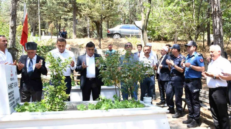 Emet’te şehit mezarları ve şehit aileleri ziyaret edildi