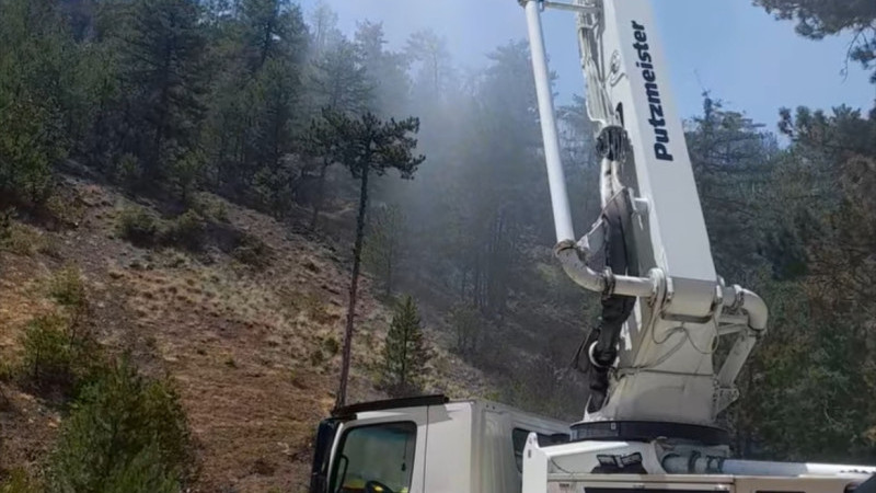 Beton pompası ile yangın söndürmek 