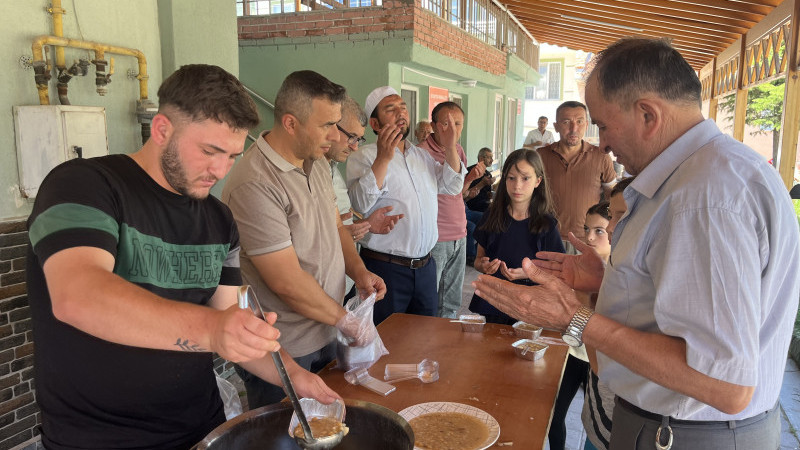 Tavşanlı İstasyon Mahallesi Aşure Programında Komşuluk Ruhu Canlandı