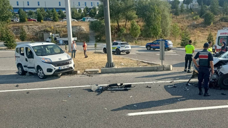 Tavşanlı'da trafik kazası 4 yaralı