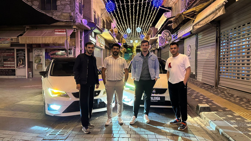 Uzunçarşı caddesi, yeni ışıklandırmasıyla Tavşanlı'nın gözdesi oldu