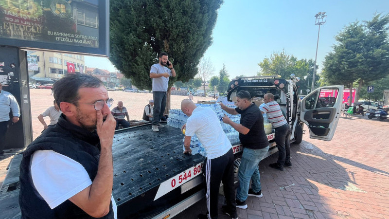 Tavşanlı halkı, Harmancık'taki yangın için seferber oldu
