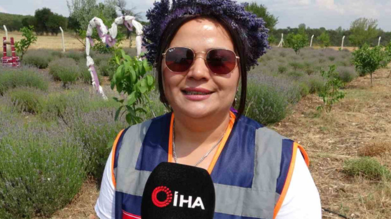 AFAD Gönüllüleri lavanta bahçesinde 