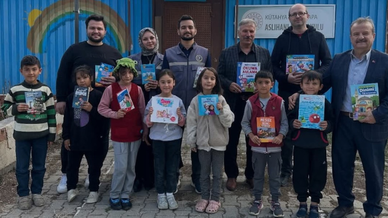 Kütahya’da anlamlı proje: 7 köy okuluna bin 700 kitaplık destek