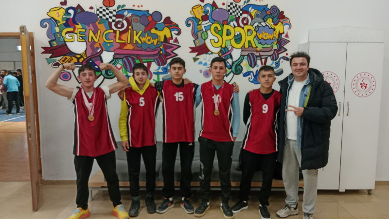  Balıköy Anadolu Lisesi'nden Bilek Güreşinde Büyük Başarı