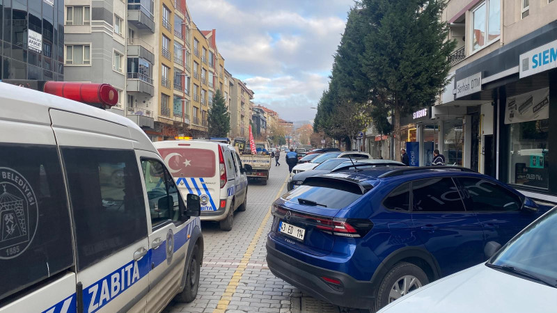   Yaya Yollarını İşgal Eden Duba ve Reklam Panoları Toplandı