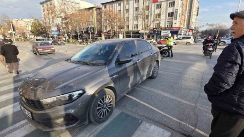 Kütahya’da otomobil ile motosiklet çarpıştı: 1 yaralı