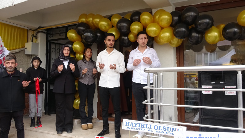 YENİ LEZZET DURAĞI: LİVA PASTANESİ TÖRENLE AÇILDI