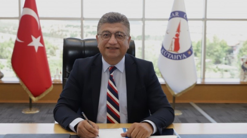 Rektör Kızıltoprak’tan bayrağın anlamı 