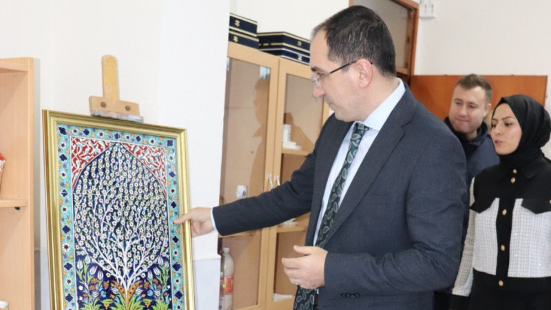 Eğitimi başarıyla tamamlayanlara sertifikaları verildi 