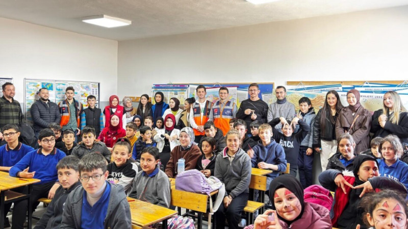 Şaphane Meslek Yüksek okulu takdir topladı 