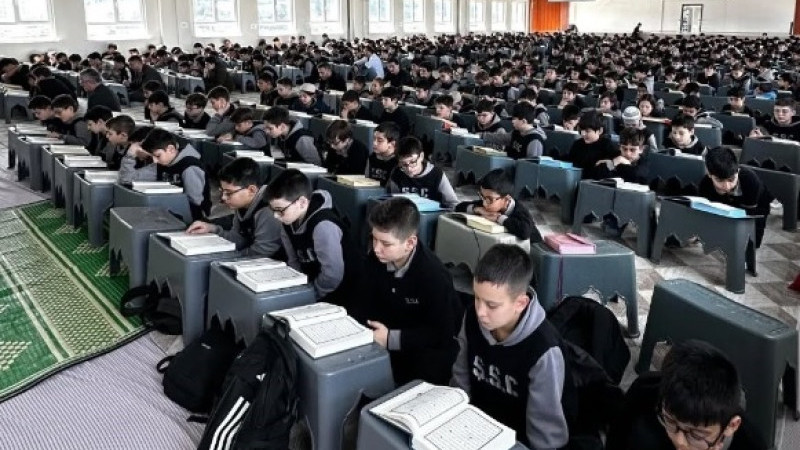 Kütahya’da kalpler Kur’an-ı Kerim ile aydınlandı