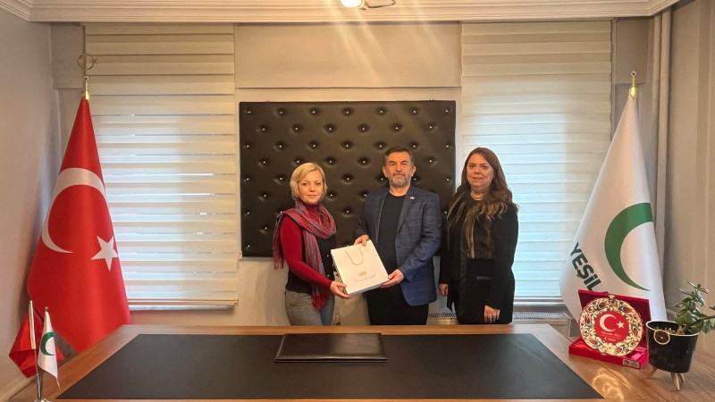 Üretken ellerden Yeşilay ‘a ziyaret