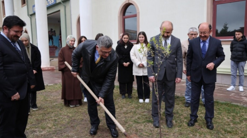 DPÜ’de fidan dikimi etkinliği