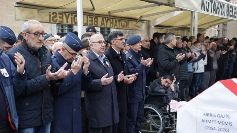  72 yaşındaki Kıbrıs Gazisi Ahmet Memiş düzenlenen cenaze töreniyle 