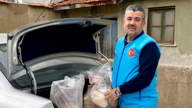 Hisarcık ‘ta fedakar imam kapı kapı dolaşıyor