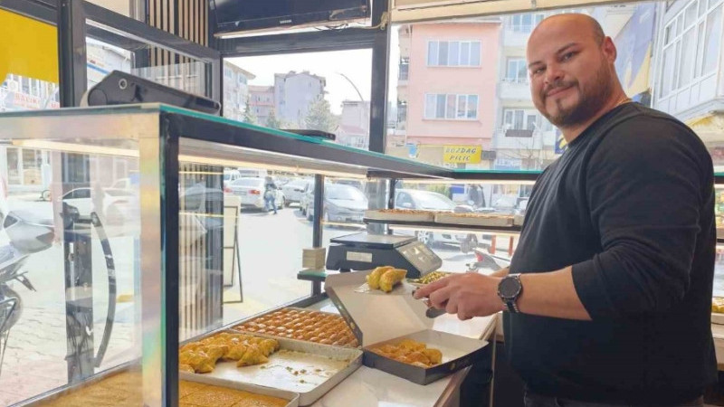 Simav’da bayram öncesi baklava satışlarında yoğunluk yaşanıyor