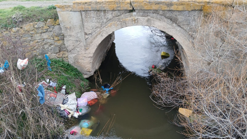 Tavşanlı'da bilinçsizce hareket çevre kirliliğine neden oluyor