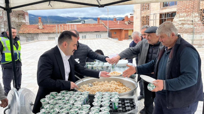 DOMANİÇ’TE SALDIRIDA HAYATINI KAYBEDEN EĞİTİMCİ VE ÖĞRENCİLER İÇİN 