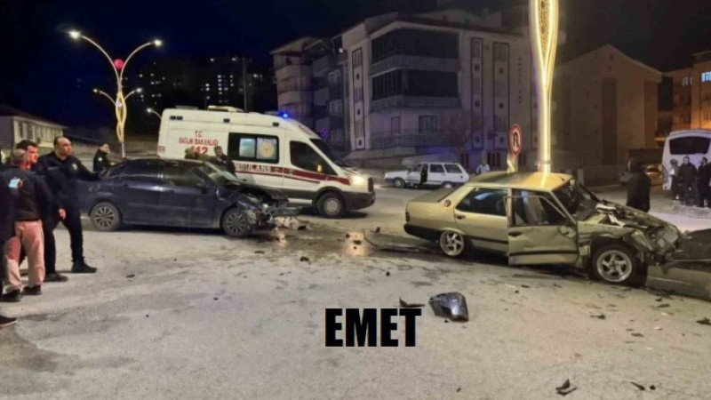 Emet’te iki araç çarpıştı: 2 yaralı