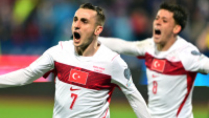 Milli gurur dev ekrandan