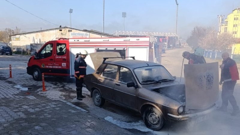 Araç yangını korkuttu