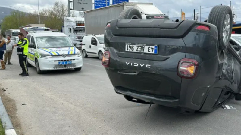 Trafik kazası 2 çocuk 3 yaralı 