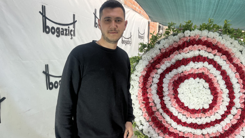 DEV ÇİÇEĞİ KURTARICIYLA TAŞIDI
