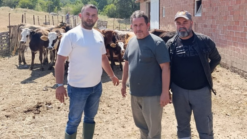 Tunçbilek'te sağlıklı hayvancılık yapabilmek adına dezenfeksiyon