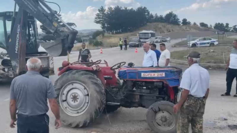 Tavşanlı’da trafik kazası 3 yaralı 