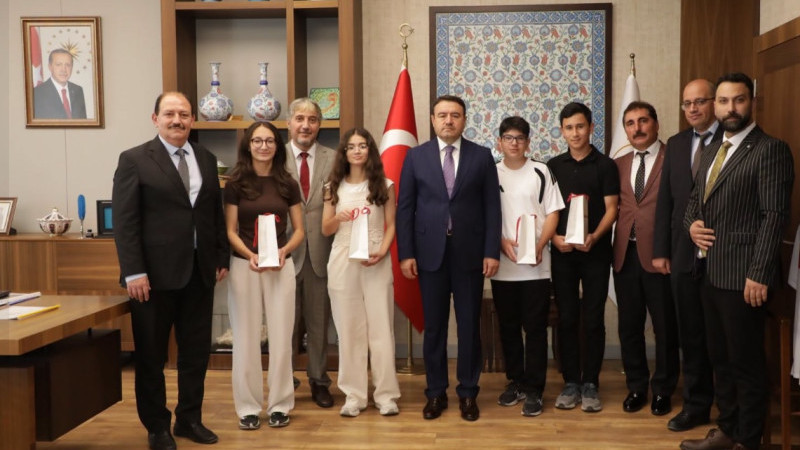 Kütahya’nın Gururu Şampiyonlar Valilikte Kabul Edildi