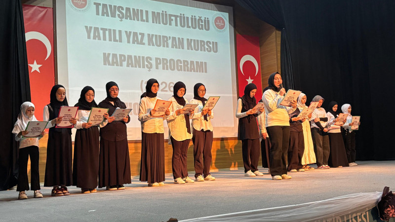 Tavşanlı’da yatılı Yaz Kur'an Kursu kapanış programı coşkuyla gerçekleştirildi